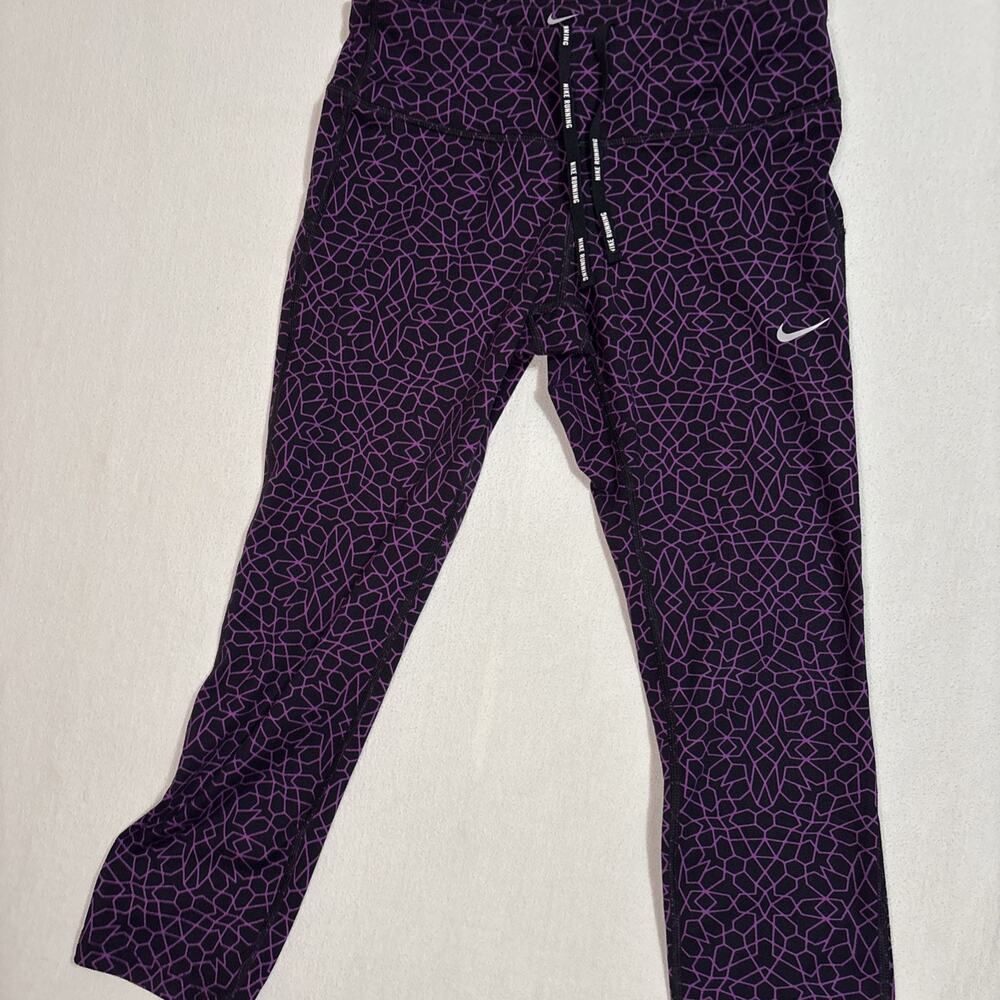 Nike Women's Purple/Black Dri-Fit Cropped Athletic Leggings - S